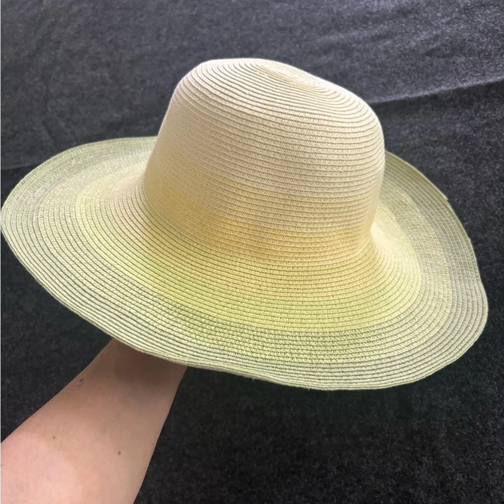Sun Hat Wide Brim Ombré Stripes Green Cream Women’s 22.5”‎ circumference